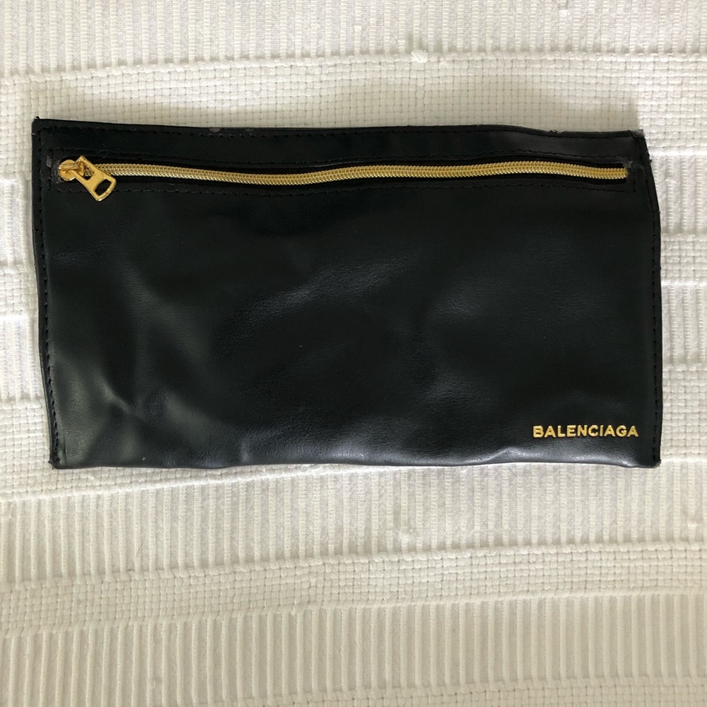 Balenciaga Women’s Sunglasses - Picture 4 of 7
